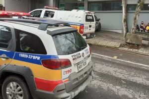 Homem atropela ex-namorada e é esfaqueado pela mãe da vítima em Minas Gerais