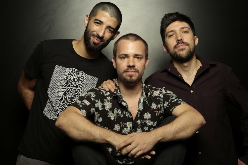 Caixa Cubo Trio se apresenta no Em Casa Com Sesc