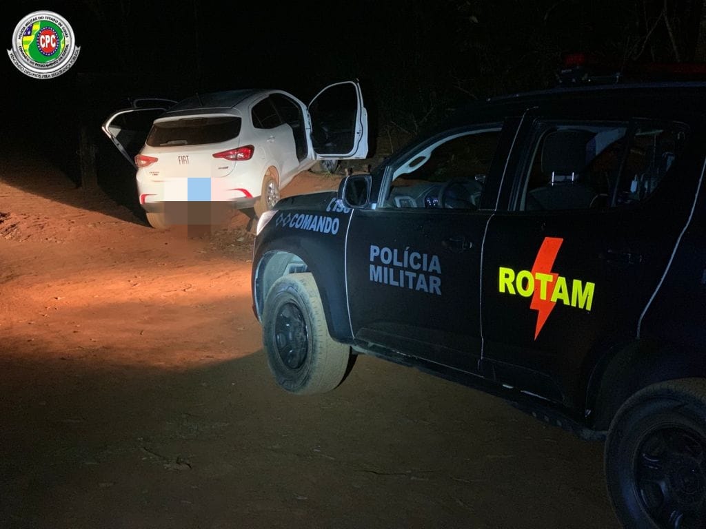 Confronto entre policiais e suspeitos