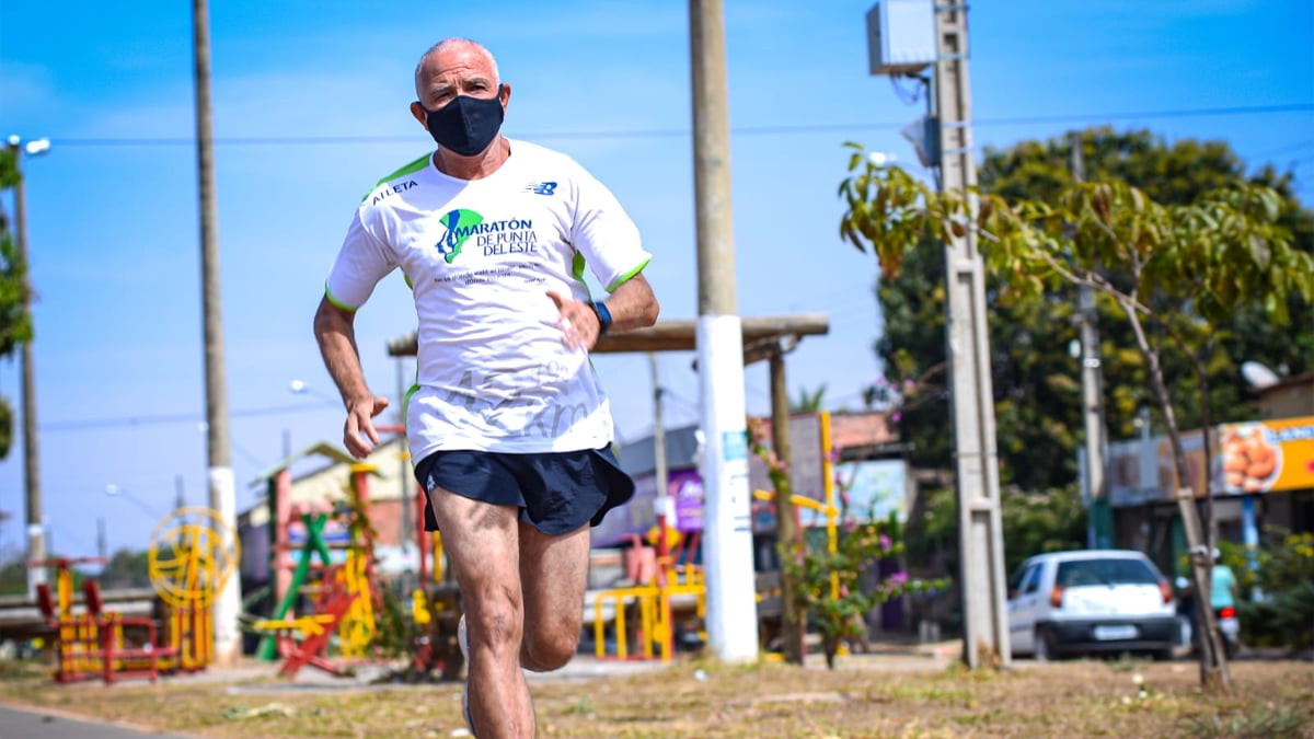 Deficiente visual, aos 64 anos seu Francisco já correu mais de 7,5 mil km profissionalmente