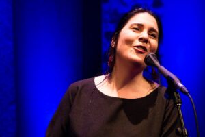 Em Casa Com Sesc apresenta Mônica Salmaso