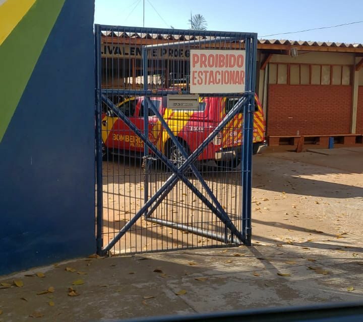 SUSTO: Adolescente é esfaqueada por colega em colégio de Goiânia. O caso ocorreu na manhã desta segunda-feira (23), na Vila dos Alpes.