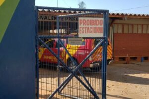 SUSTO: Adolescente é esfaqueada por colega em colégio de Goiânia. O caso ocorreu na manhã desta segunda-feira (23), na Vila dos Alpes.