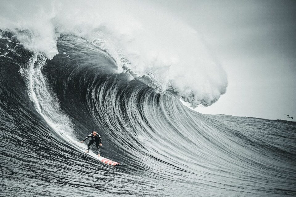 100 Foot Wave
