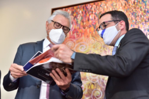 Caiado negocia com embaixador de Israel cooperação tecnológica na agricultura (Foto: Divulgação)