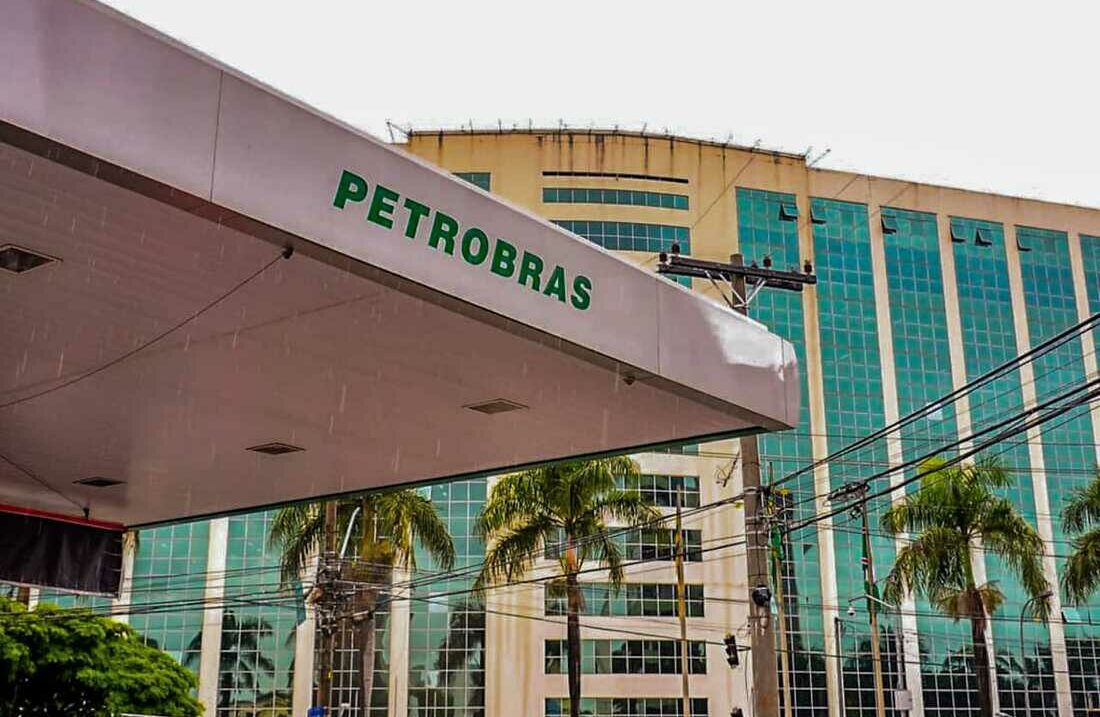 Posto de combustíveis em frente ao centro administrativo, em Goiânia - Aumento da gasolina em Goiás não passa pelo ICMS. Caiado afirma que reajuste é feito pela Petrobras. Combustíveis estão em alta no estado
