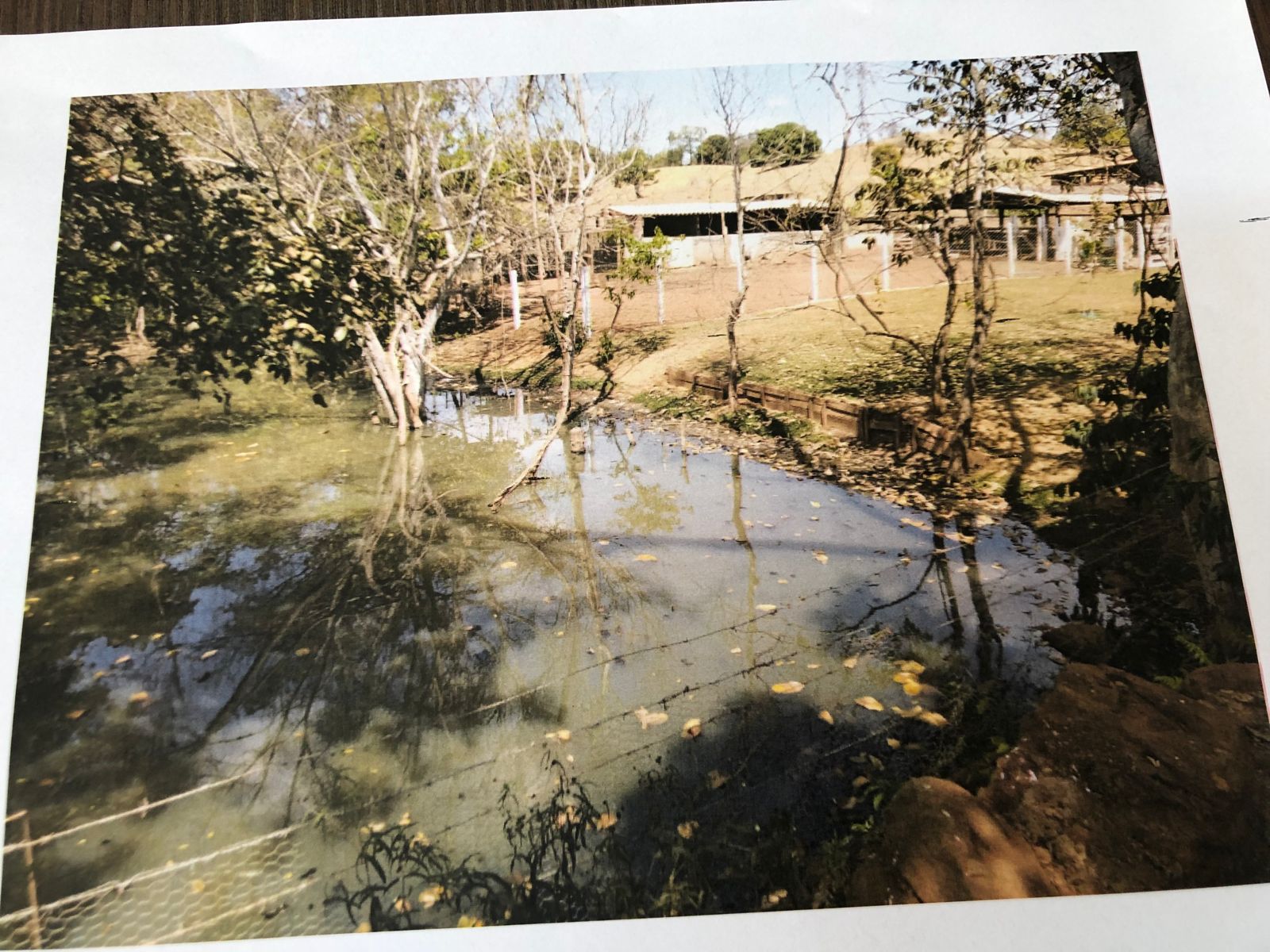 Área ocupada irregularmente - Rio Meia Ponte corre risco de danos ambientais irreversíveis. Mais de mil construções em 14 loteamentos podem ser demolidas.