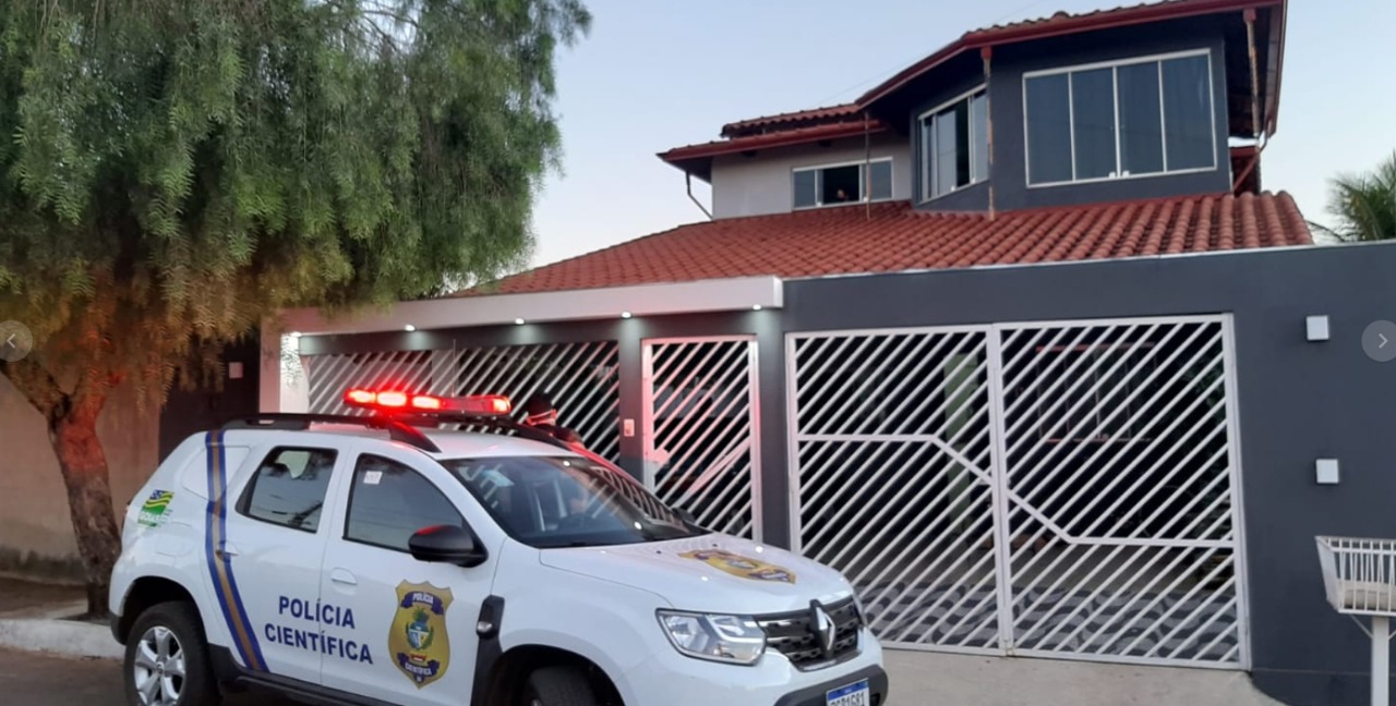 Ex-secretário de transportes de Rubiataba é suspeito de vender madeira doada para reformar a própria casa (Foto: divulgação/PC)