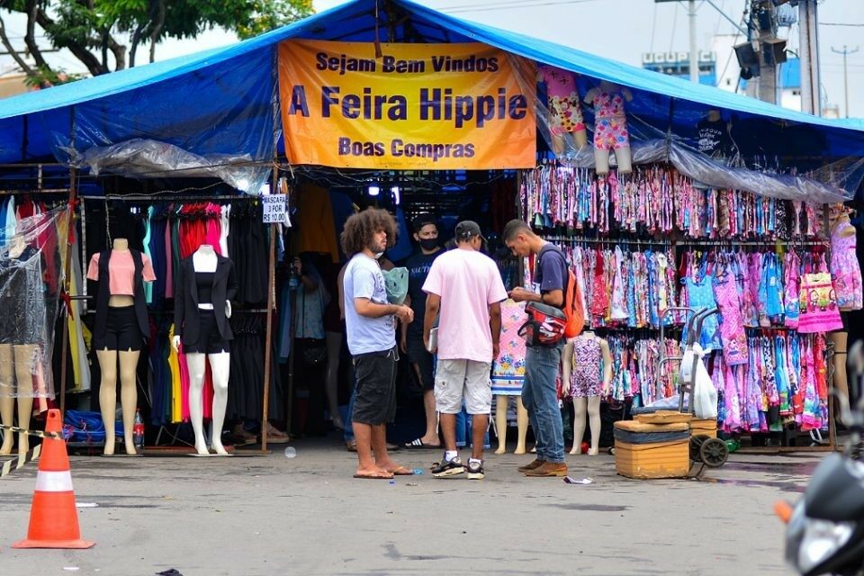 Feira Hippie distribui brinquedos e roupas novas neste sábado (9)