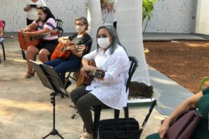 Aulas de violão para idosos em Goiânia