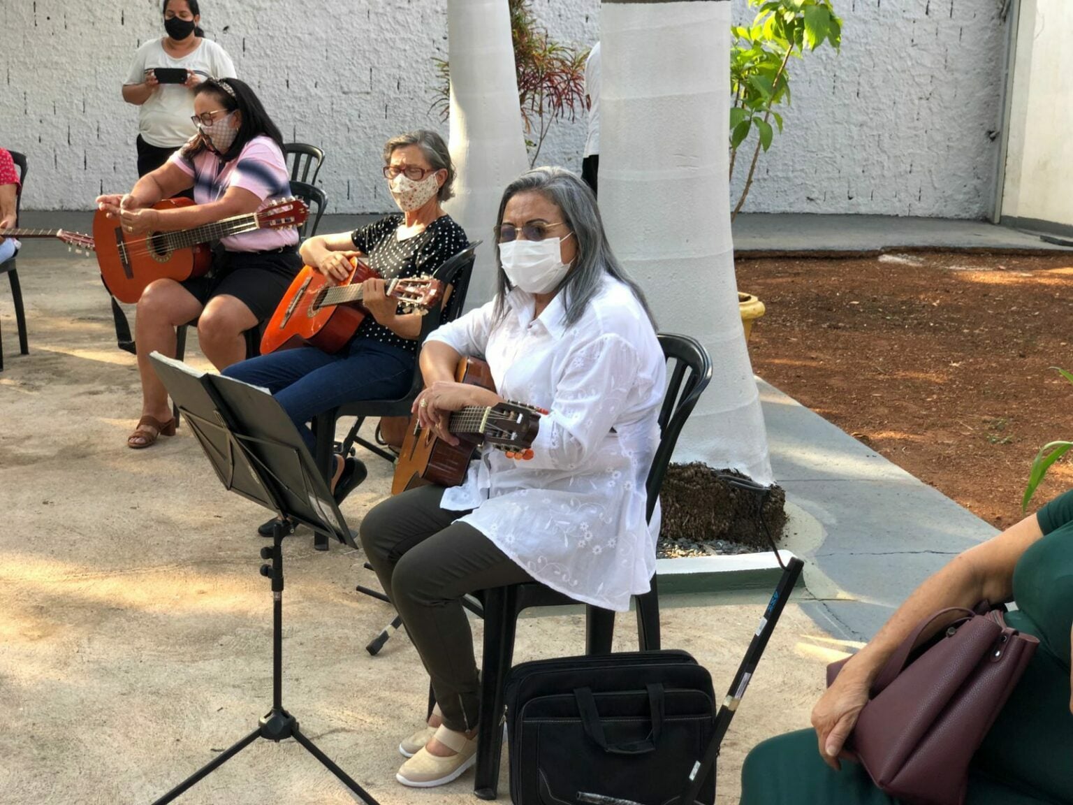 Aulas de violão para idosos em Goiânia