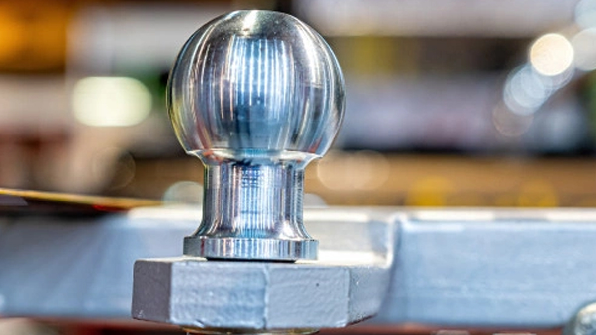 Juiz condena concessionária por engate em carro incompatível com acessório