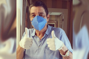 Zeca Pagodinho é internado com Covid-19 no Rio