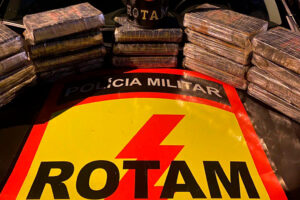Rotam apreende 25 quilos de cocaína em Aparecida (Foto: Divulgação - PMGO)