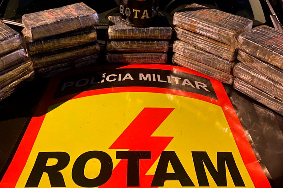 Rotam apreende 25 quilos de cocaína em Aparecida (Foto: Divulgação - PMGO)