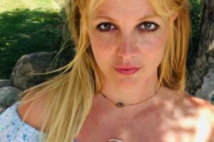 Britney Spears dança e celebra após o pai desistir da tutela: 'Liberdade'