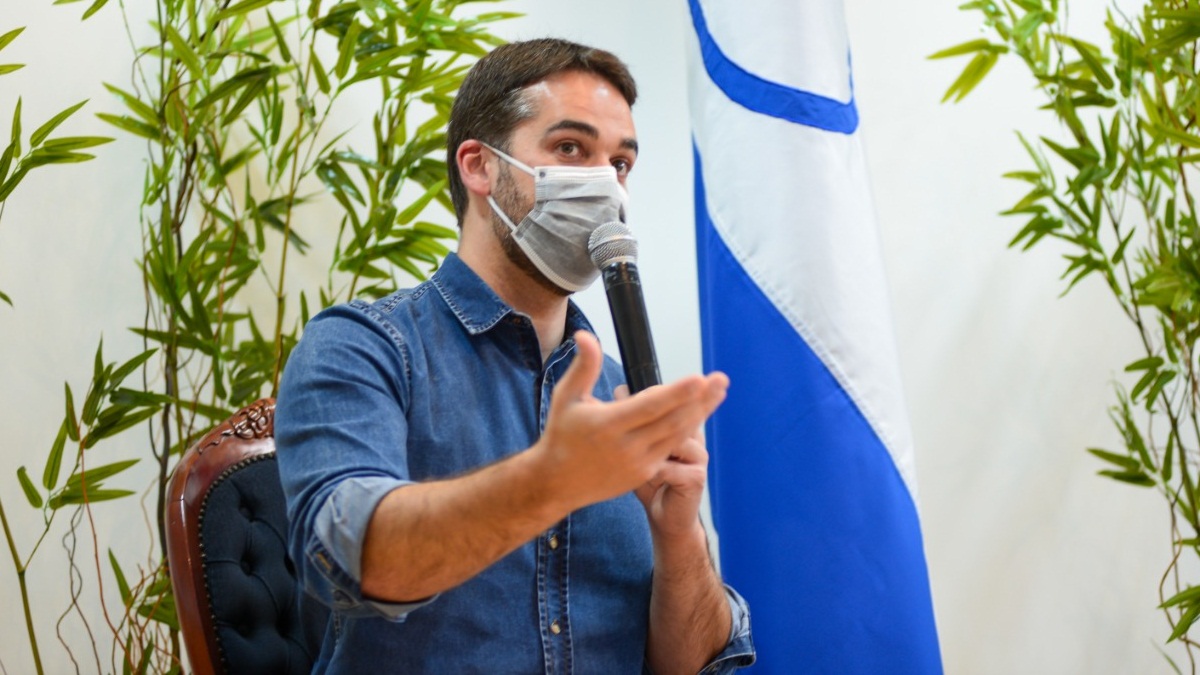 Tucanos assinam carta para que Eduardo Leite fique no PSDB