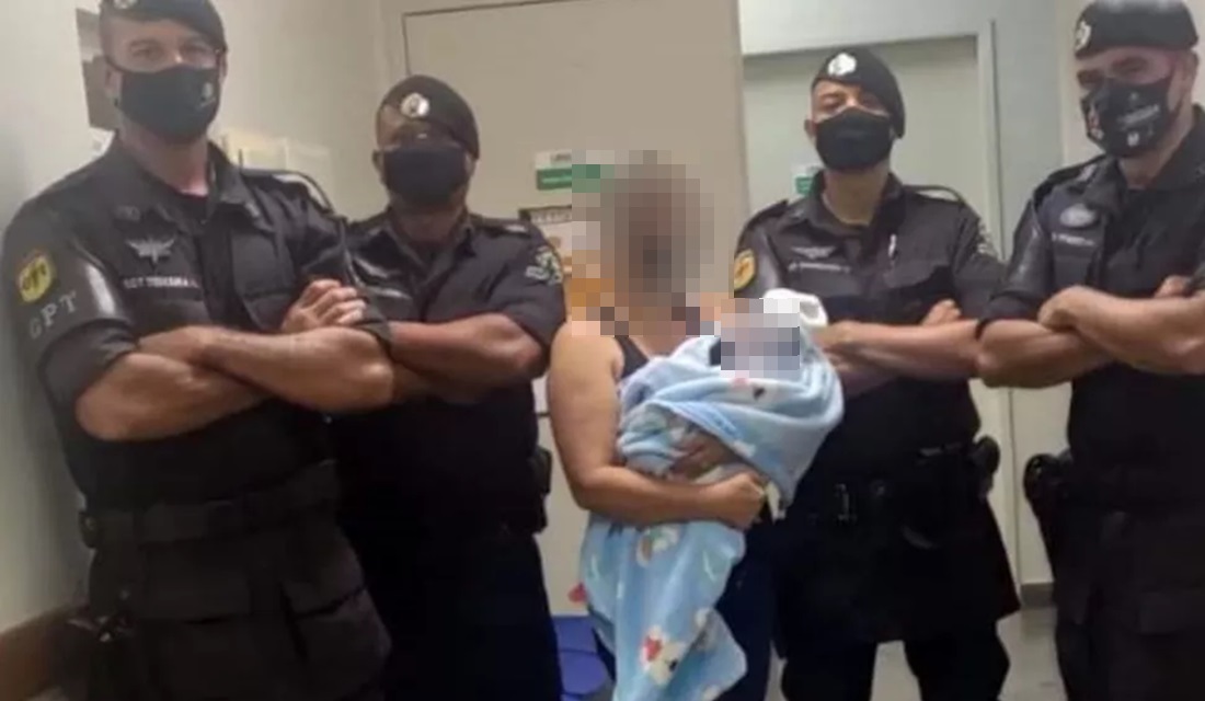 Policiais ajudam mãe que entrou em trabalho de parto em casa, em Luziânia