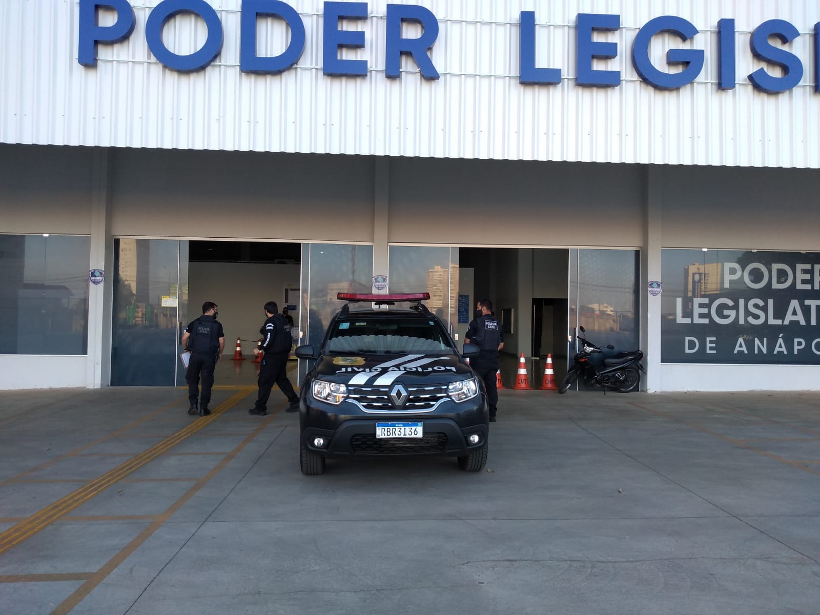 Um vereador suspeito de rachadinha em Anápolis é alvo de mandados de busca e apreensão, nesta quinta-feira (12). (Foto: divulgação/Polícia Civil)