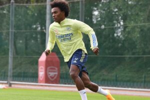 Willian treina no Arsenal