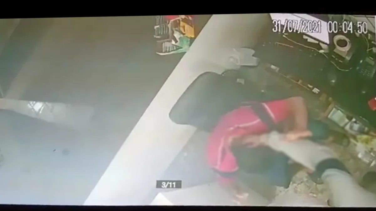 Homens armados invadem lanchonete e agridem funcionário em Santa Helena de Goiás