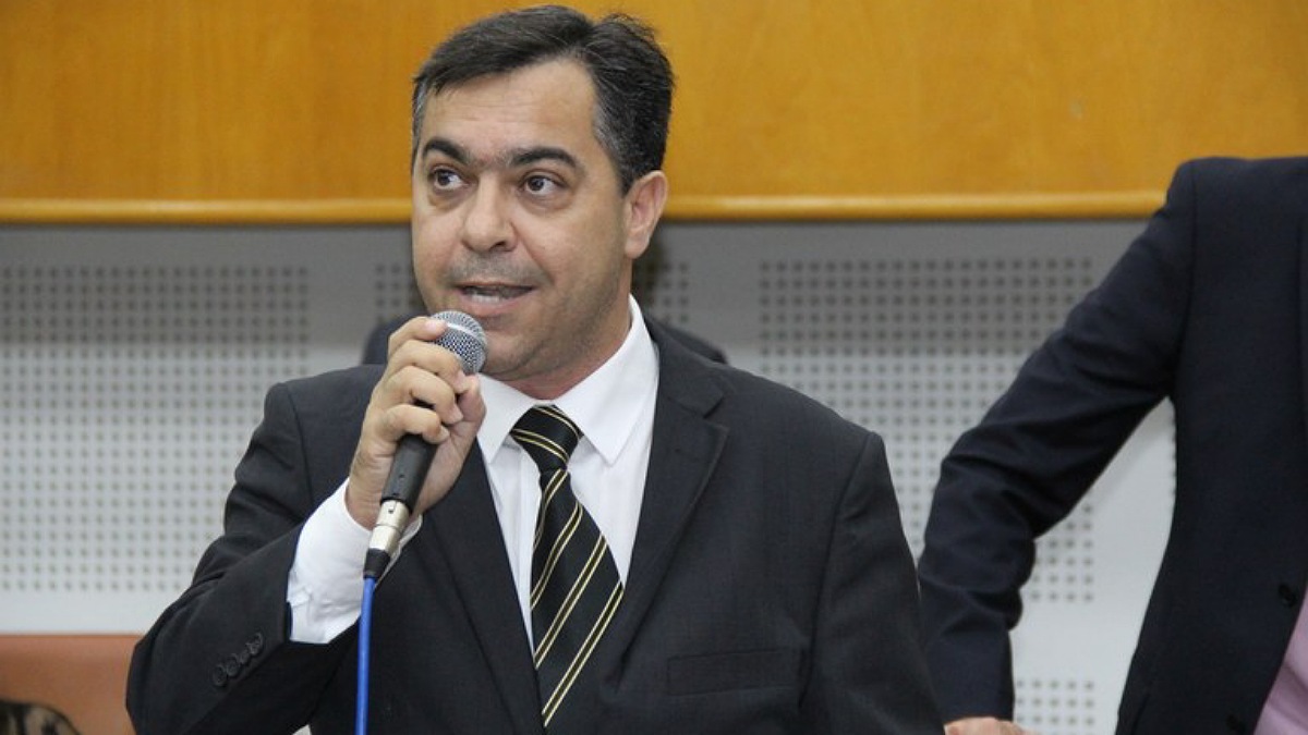 Kleybe faz acordo para doar cestas básicas por acusações a secretário