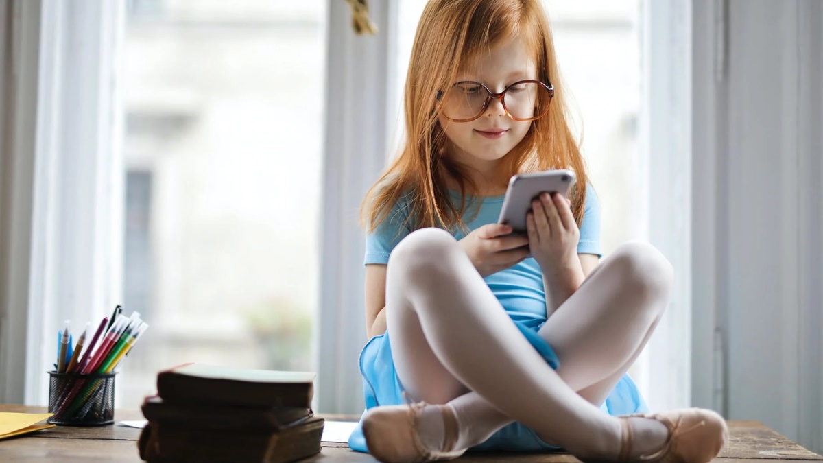 Pandemia aumenta uso de celulares por crianças de 0 a 3 anos de 15% para 59%