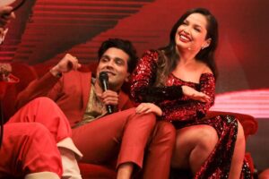 Luan Santana e Juliette trocam olhares em live e fãs apontam romance