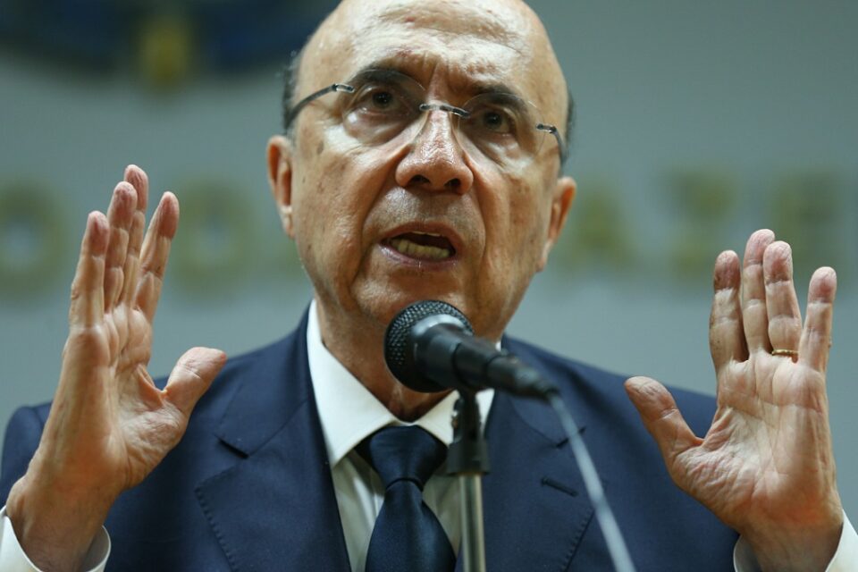 Meirelles diz aos goianos que optou por trabalhar em "plano econômico para o País"