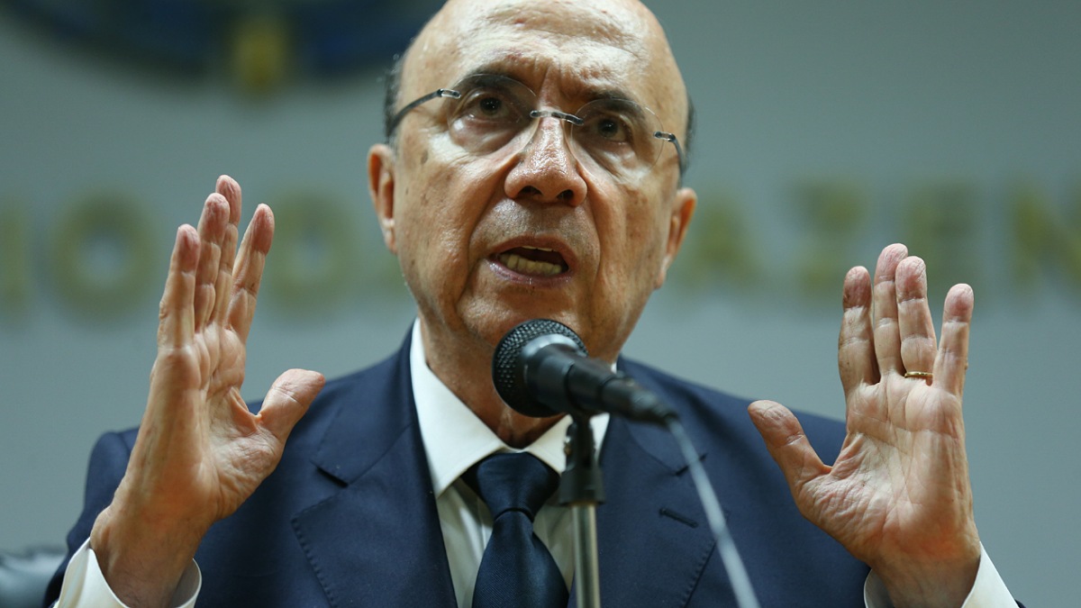 Meirelles diz aos goianos que optou por trabalhar em "plano econômico para o País"
