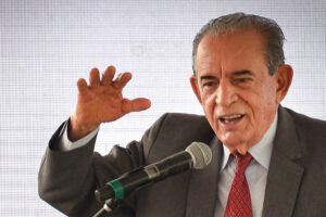 Dona Iris diz que Iris está "fraquinho", mas quer voltar pra casa