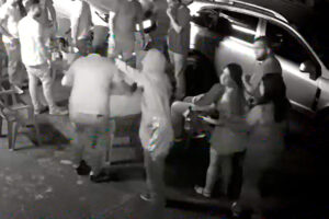 Jovem é executado com tiro na cabeça em distribuidora (Foto: Divulgação)