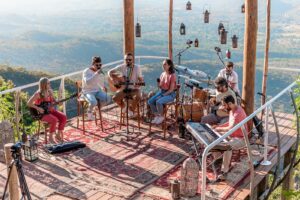 Grupo O Bando lança projeto "Ar" nesta terça-feira (31)