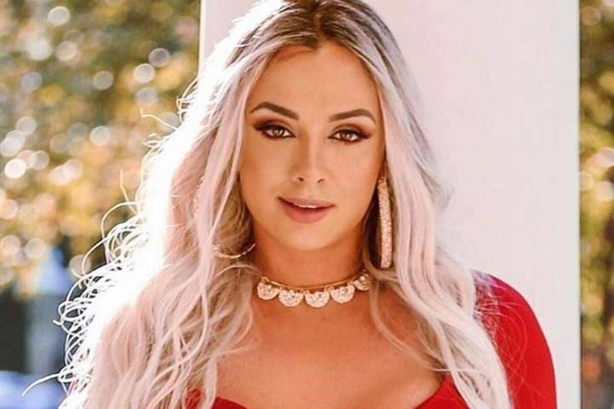 Sem calcinha? Juju Salimeni usa figurino ousado feito à mão; veja fotos Rainha de bateria escolheu uma fantasia com body cavado