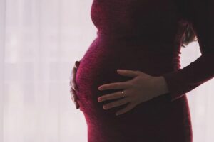 Varíola dos macacos: Saúde recomenda camisinha e máscara a grávidas e a mulheres que amamentam (Foto: Pixabay)