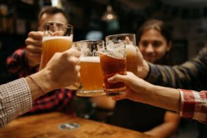 Empresa responsável pelo produto prevê o lançamento em até três meses no país. Pílula antirressaca começará a ser vendida no Brasil