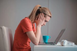 Tabeliã que praticou assédio moral terá que indenizar funcionária em Cachoeira Dourada