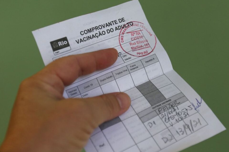 Arraiá barra 30 pessoas em show por não comprovar vacinação completa contra a Covid em Porangatu