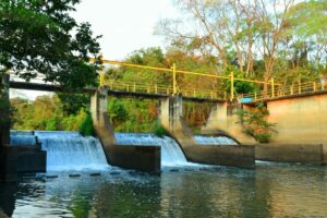 O Rio Meia Ponte está em nível crítico 2 após 70 dias sem chuva em Goiânia. No domingo (22), a vazão média do dia foi de 3.547 l/s. (Foto: divulgação/Semad)