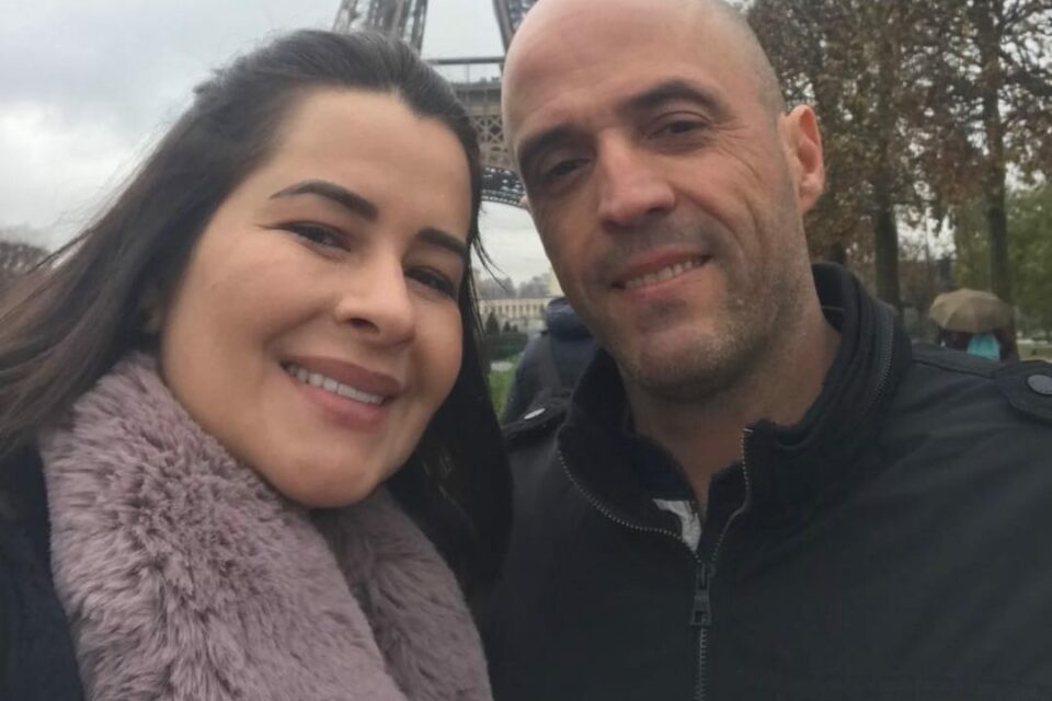 Rodrigo Mendes, marido da jornalista Fernanda Arcanjo, morre vítima de câncer