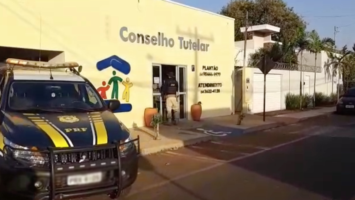 Fachada do Conselho Tutelar ilustra a chamada: Adolescente de 15 anos furtou R$ 3 mil da avó para encontrar namorada de jogo online no RN