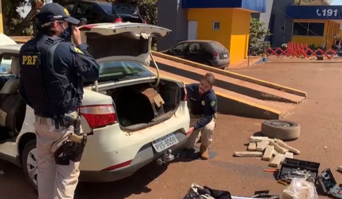 Homem é preso com drogas enquanto viajava com a mãe, esposa e filhos em Jataí