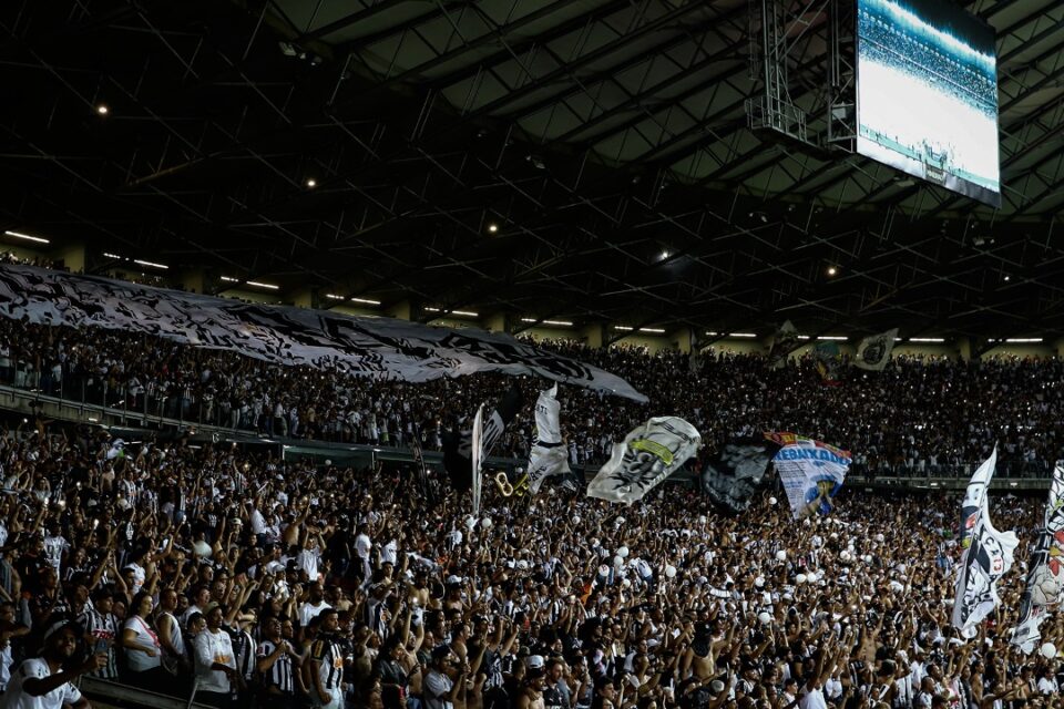 Imagem que ilustra a matéria Mineirão é reprovado na volta de torcedores e pode ter portões fechados de novo