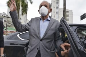 Iris permanece na UTI por decisão da equipe médica