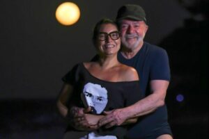 Foto de Lula de sunga viraliza na web