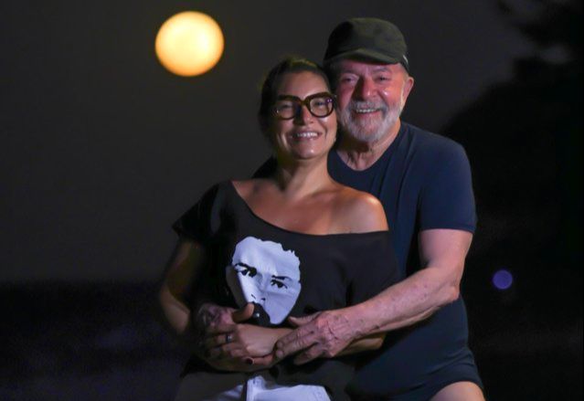 Foto de Lula de sunga viraliza na web
