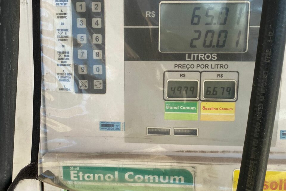 Operação fiscaliza irregularidades na venda de combustíveis em Goiânia.