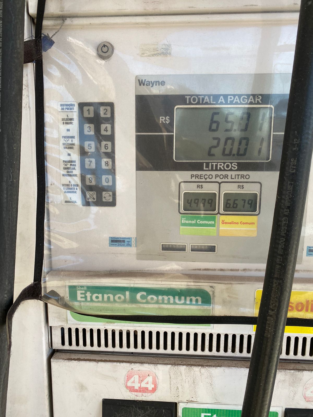 Operação fiscaliza irregularidades na venda de combustíveis em Goiânia.