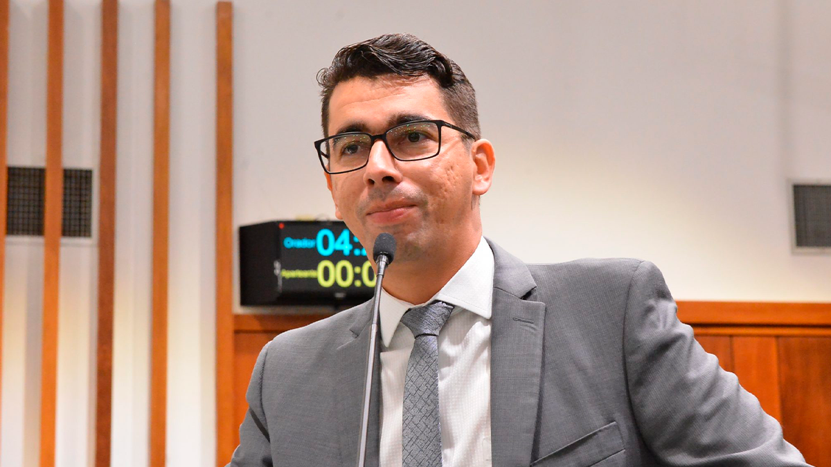 TRE-GO pede afastamento de deputado Vinícius Cirqueira e convocação do suplente