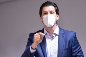 Daniel evita falar sobre vice e diz que cabe a Caiado decidir chapa